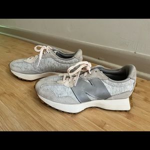 Women’s New Balance 327